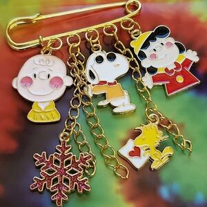 Handmade Christmas Charlie Brown Snoopy Woodstock Lucy Safety Pin Charm Brooch